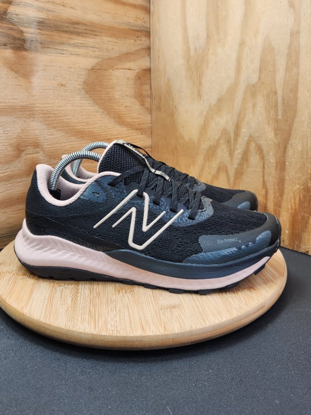 New Balance Dynasoft Nitrel V5 Womens Trail Running Shoes Sneakers Size 11